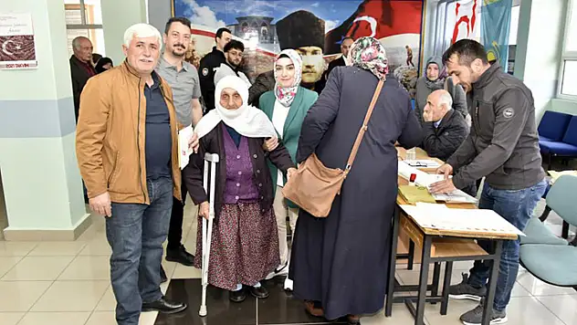 112 yaşında oyunu kullandı