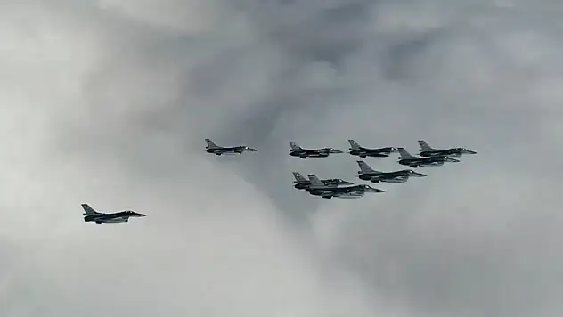 113'üncü yıla özel uçuş yapıldı