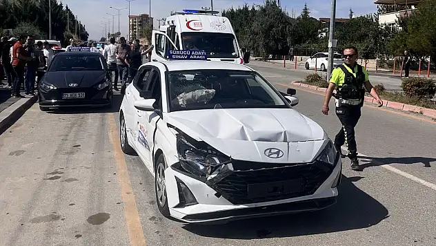 14 yaşındaki çocuk direksiyona geçti, ehliyet sınavı kabusa döndü!