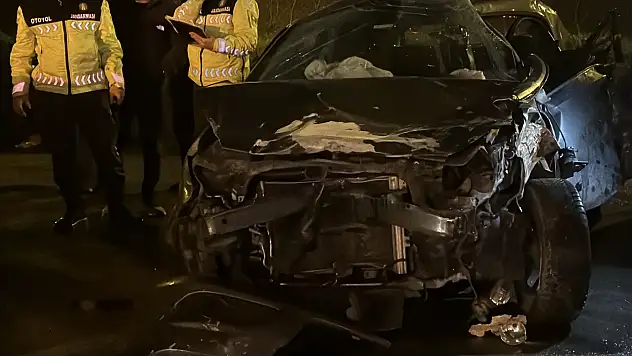 16 araç birbirine girdi: 4'ü ağır 13 yaralı!