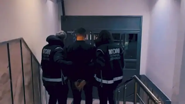 16 ilde FETÖ'ye darbe: Kodlamalar, gizli görüşmeler ortaya çıktı!