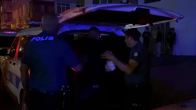 16 yaşındaki çocuk yüzünden bıçaklandı, olay yerinde gerilim yaşandı