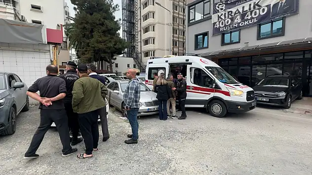 17 yaşındaki çocuk cadde ortasında bıçaklandı