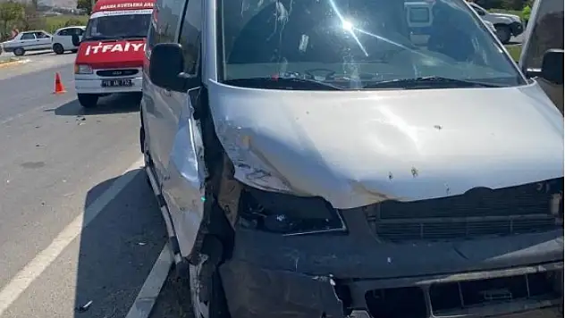 2 aracın çarpıştığı kazada 6 kişi yaralandı!