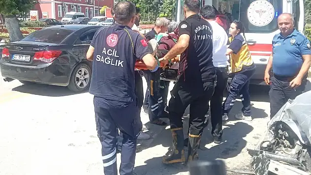 2 aracın çarpıştığı kazada çok sayıda kişi yaralandı!