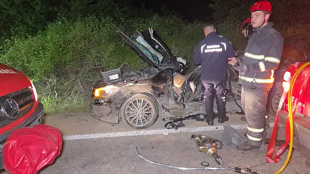 2 aracın çarpışması sonucu facia yaşandı: Katliam gibi kazada 3 ölü!