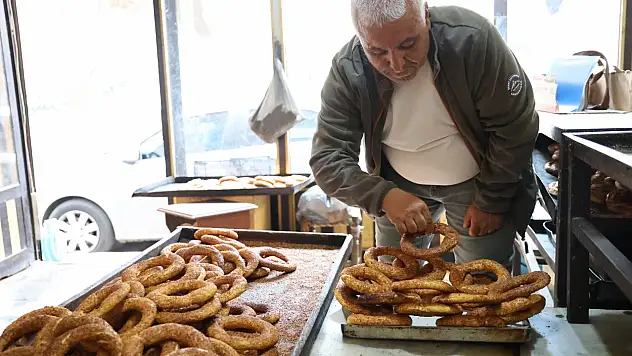 20 yıl simit sattı, 49 yaşında memur oldu! Annesi 'inanmadım' dedi