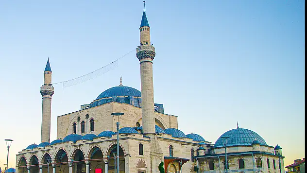 22 Ağustos 2025 Cuma Hutbesi: Bu Haftaki de Tartışma Konusu Olacak mı?