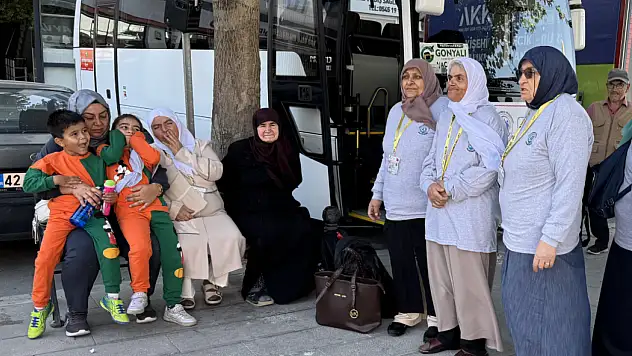 24 özel birey Konya'dan umreye gönderildi!