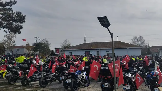 300 motosikletli, şehit için tek yürek oldu