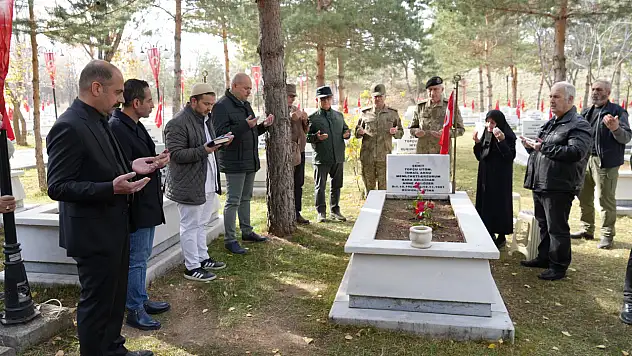 34 yıldır sözlerini tutuyorlar: Şehit Üsteğmen İsmail Aksu silah arkadaşlarıyla anıldı!