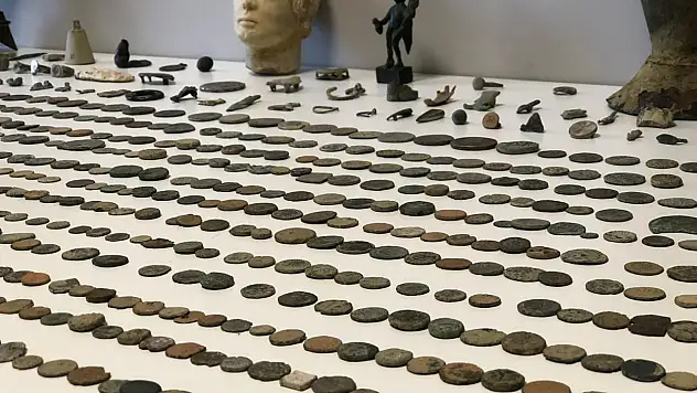 391 parça tarihi eser ele geçirildi