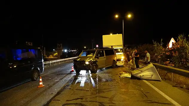 5 aracın karıştığı kazada 3 kişi yaralandı!