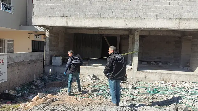 5'inci kattan düşen işçi hayatını kaybetti!