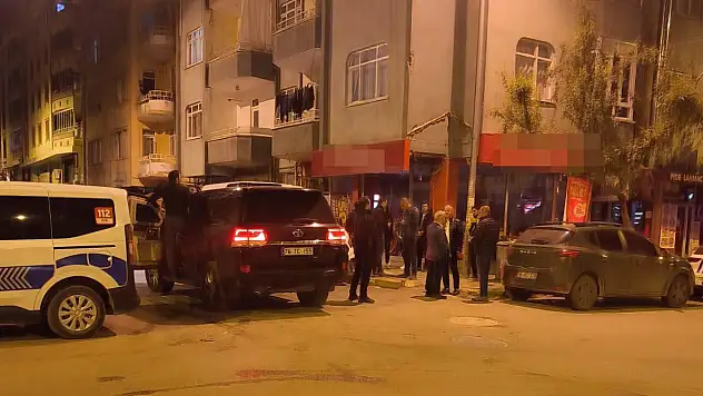 5 katlı binadan yükselen silah sesi: Daireye giren ekipler acı manzarayla karşılaştı
