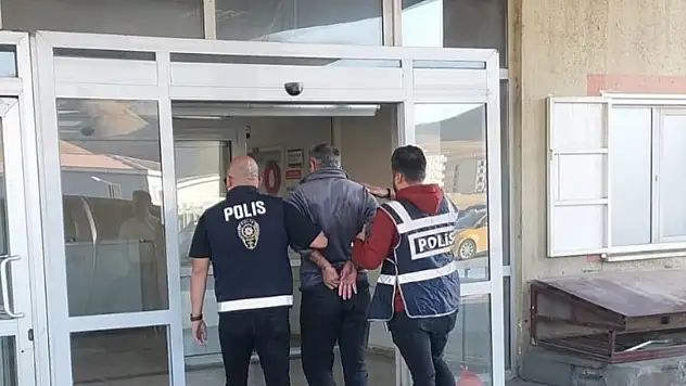 50 yıl hapis cezasıyla aranıyordu: Yakayı ele verdi!