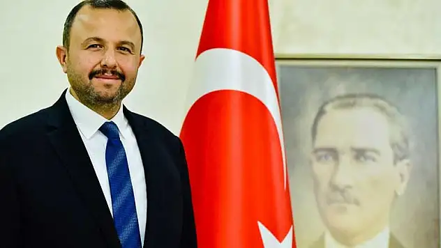 Başkan Böcek'in koronavirüsten yoğun bakıma alınması Antalya'da koltuk tartışmalarına neden oldu