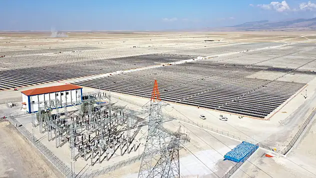 Konya'daki Karapınar Güneş Enerjisi Santrali uzaydan görülecek