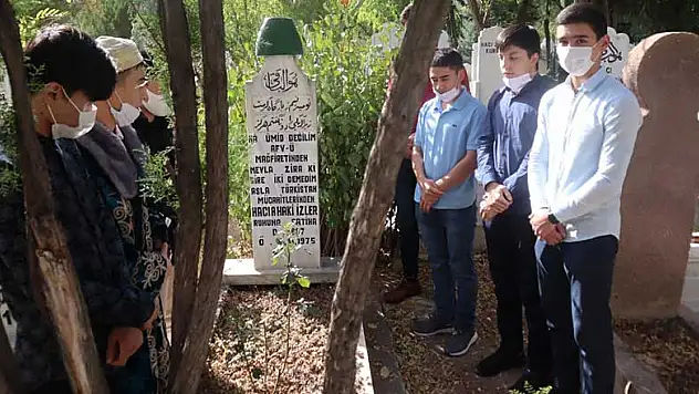 Türkistanlı torunlardan Ahmet Hâki Efendi'ye vefa