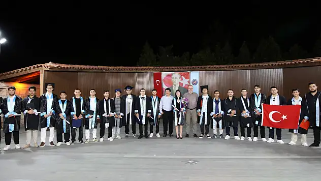 59 erkeğin arasındaki tek kadındı: Erkek egemen bölümün gururu oldu!