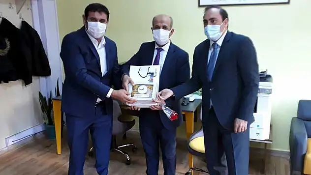 Konya Hüyük Kaymakamı ve belediye başkanından okullara ziyaret