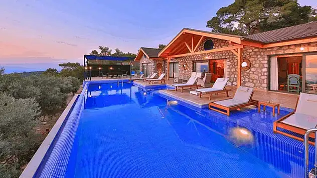 Antalya'da koronavirüs salgını turizmi 12 aya çıkardı