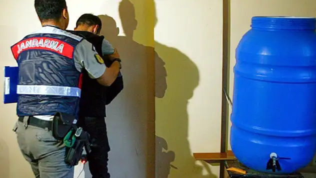 Jandarmadan sahte-kaçak içki operasyonu