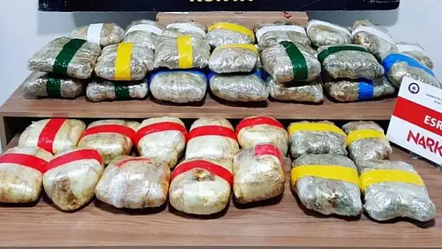 Konya Emniyeti'nden zehir taciri operasyonu! 30 kilo esrarı piyasaya süreceklerdi
