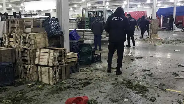 Konya'da pazarcı esnafı birbirine girdi! 1'i ağır 4 kişi yaralandı