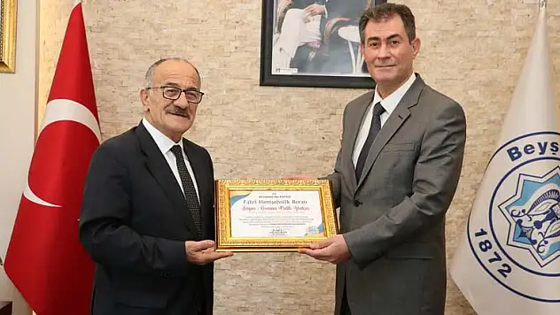 Bayındır'dan fahri hemşehrilik beratı