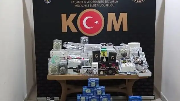 Binlerce kaçak ürünü kente sokmaya çalışırken yakalandı