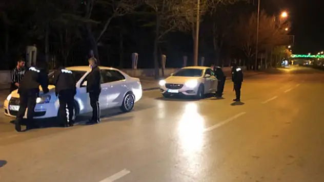 Konya'da geceden sabaha korona denetimi