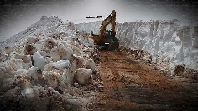 Bir tarafı Konya, diğer tarafı Antalya! Geriş Dağı'nda yol açma çalışmaları devam ediyor