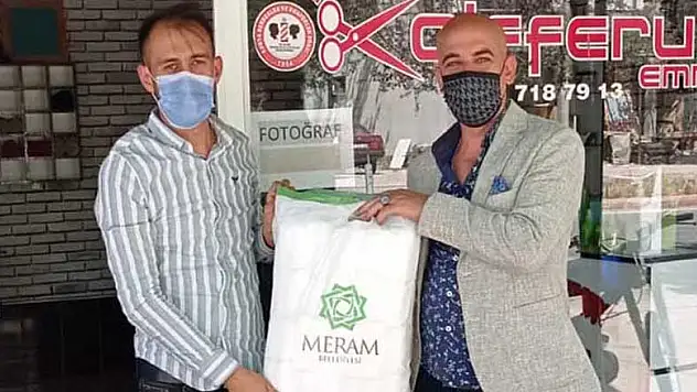 Berber ve kuaförlere hijyen seti dağıtıldı