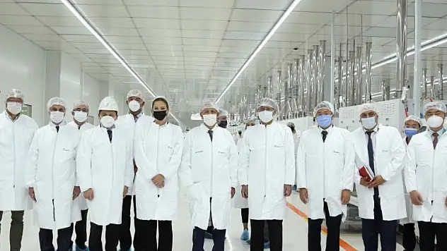 Çin Ankara Büyükelçisi'nden, panelleriyle Konya'da en büyük santrali kuran Kalyon'a ziyaret