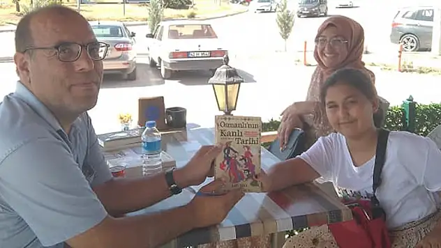 Şahin Cihanbeyli'de İmza Günü düzenledi