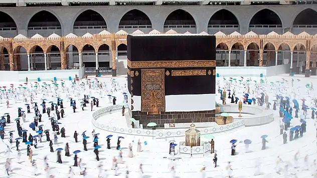 Suudi Arabistan, umre ziyaretleri için aylık 2 milyon kişiyi kabul edecek