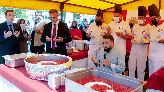 Selçuk Üniversitesinde aşure ikram edildi