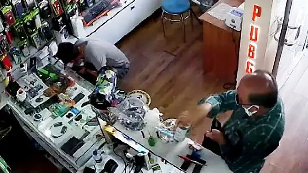 Konya'da sadaka kutusu böyle çalındı!