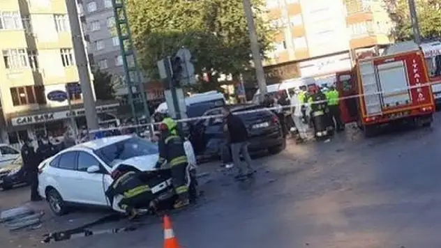 Konya'da otomobiller çarpıştı: ölü ve yaralılar var