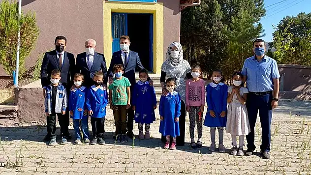 Bozkır Kaymakamı Akın'ın okul ziyareti