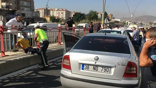 Kayseri'de 10 araç birbirine girdi: 8 yaralı