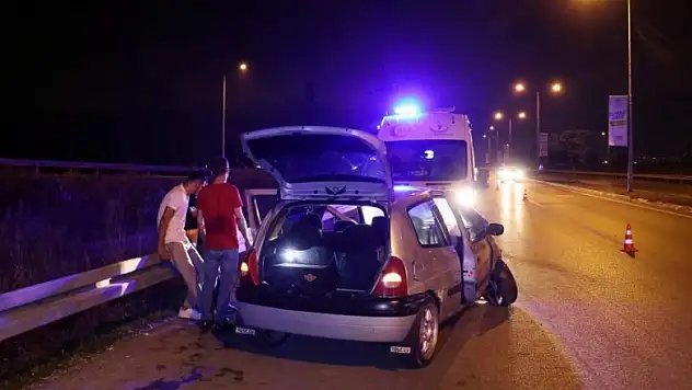 Kaza yapan alkollü sürücü hıncını gazetecilerden çıkarmak istedi