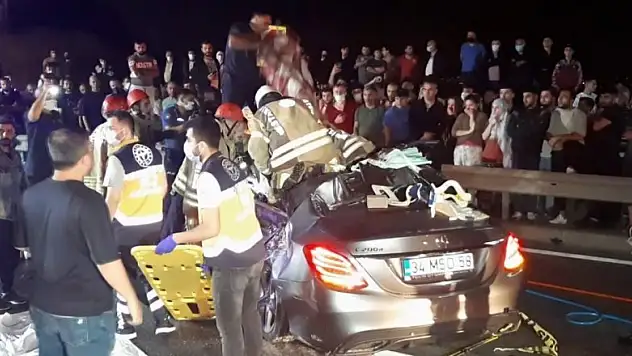 Beykoz'da feci kaza: 2 ölü, 4 yaralı