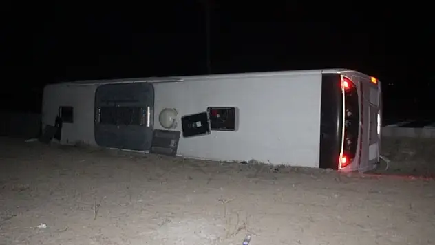 Konya'da yolcu otobüsü devrildi: 14 yaralı