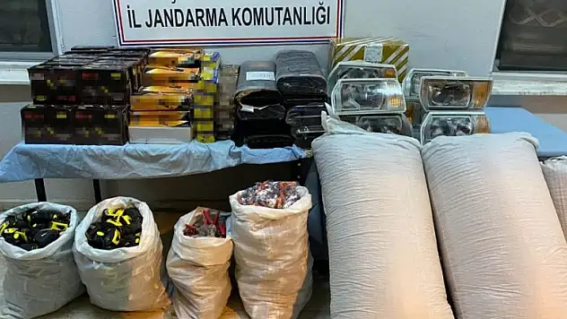 Şırnak'ta 22 bin 200 karton kaçak sigara ele geçirildi