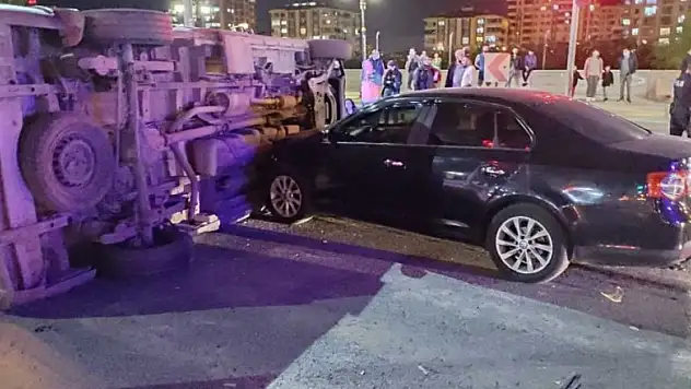 Malatya'da ambulans ile otomobil çarpıştı: 4 yaralı