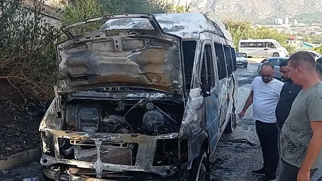 Servis şoförünün dikkati öğrencilerin hayatını kurtardı