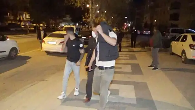 3 gaspçı film sahnelerini aratmayan kovalamaca sonucu yakalandı