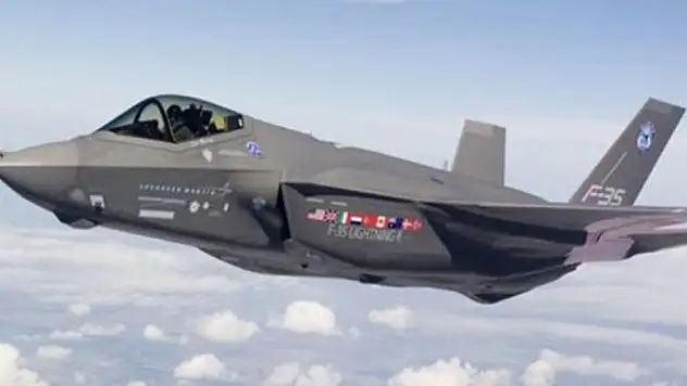 Akdeniz'de İngiltere'ye ait F-35 savaş uçağı düştü